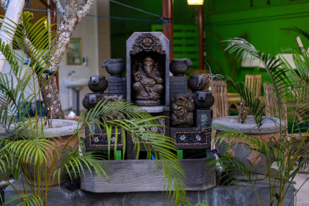 The Green Groves Hostel Nusa Lembongan  Exterior photo