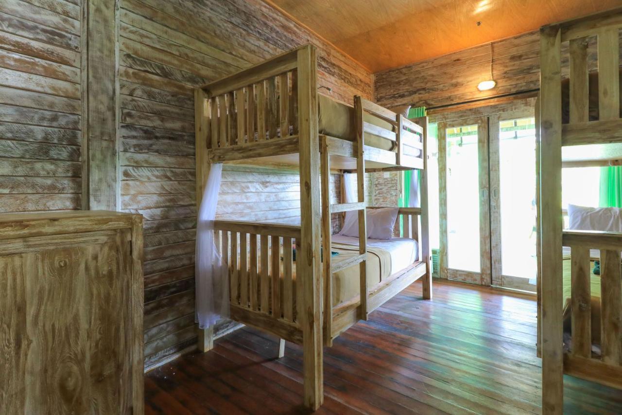 The Green Groves Hostel Nusa Lembongan  Exterior photo