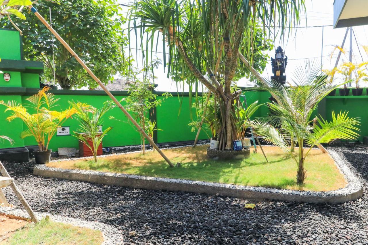 The Green Groves Hostel Nusa Lembongan  Exterior photo